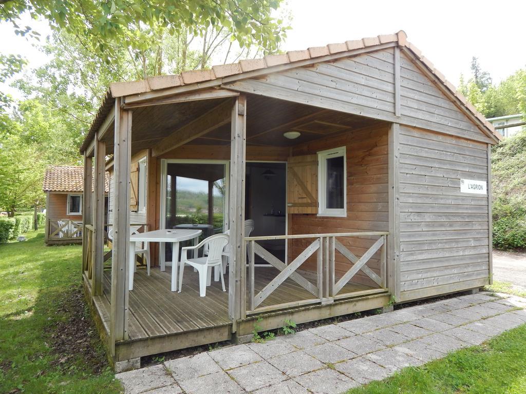 Camping Du Moulin Hotel Meyrieu-les-Etangs Room photo