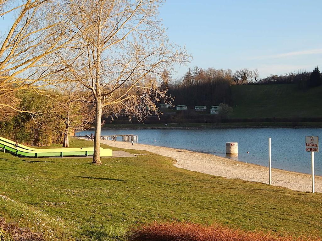 Camping Du Moulin Hotel Meyrieu-les-Etangs Exterior photo