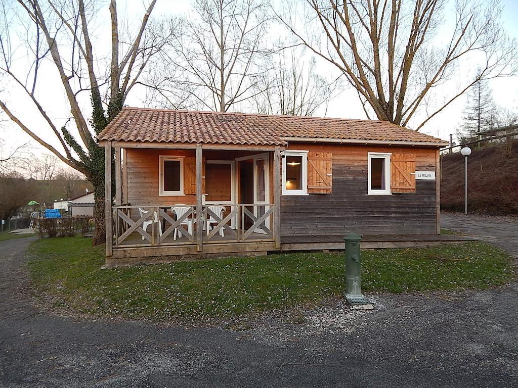 Camping Du Moulin Hotel Meyrieu-les-Etangs Exterior photo