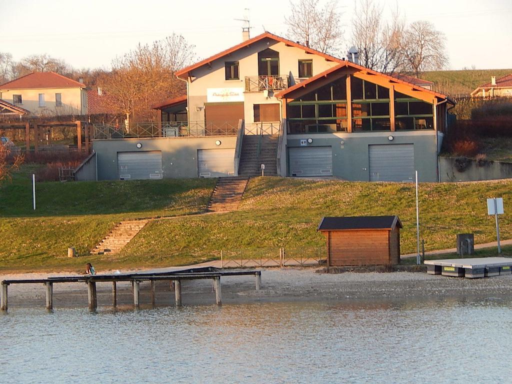 Camping Du Moulin Hotel Meyrieu-les-Etangs Exterior photo
