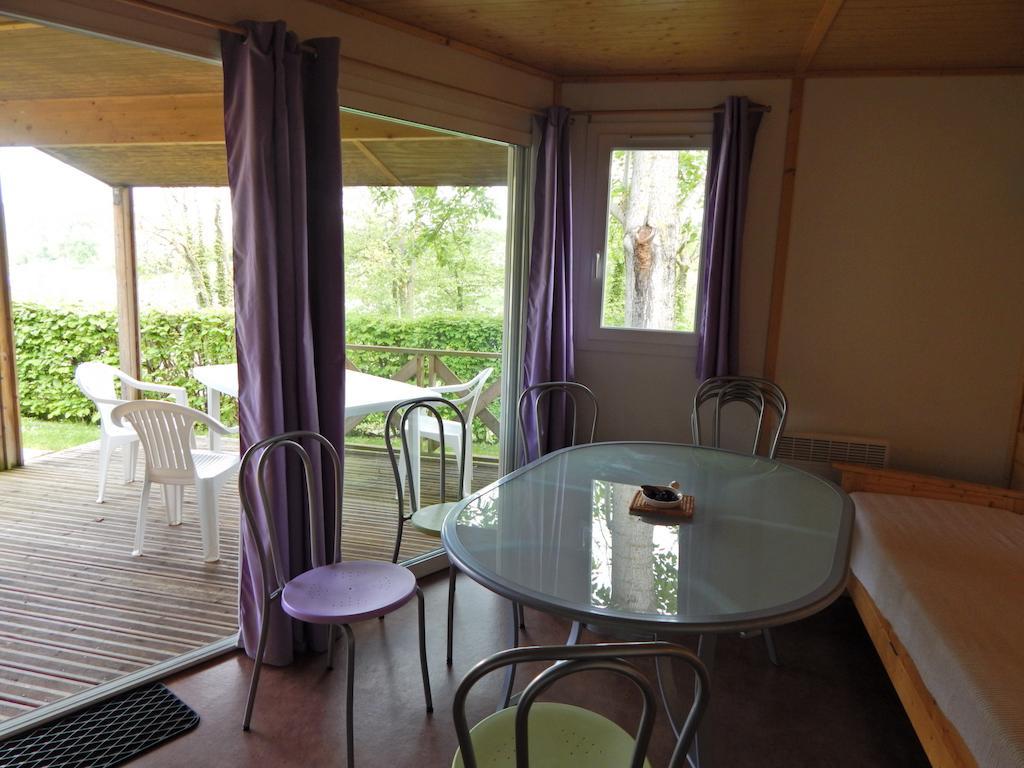 Camping Du Moulin Hotel Meyrieu-les-Etangs Room photo